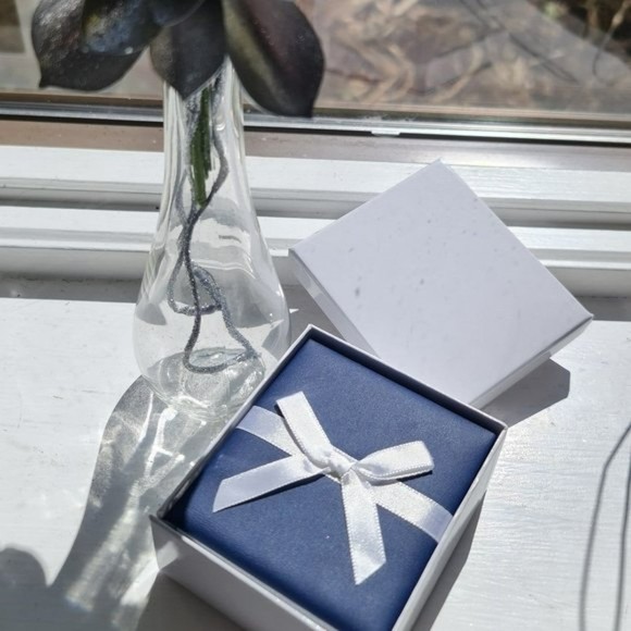 10KT Solid White Gold Diamond Necklace BRAND New Marked - Picture 6 of 10